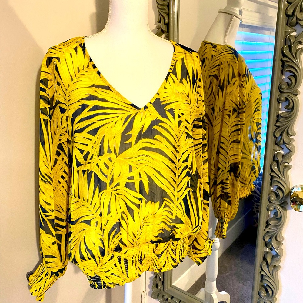 Blouse size 14